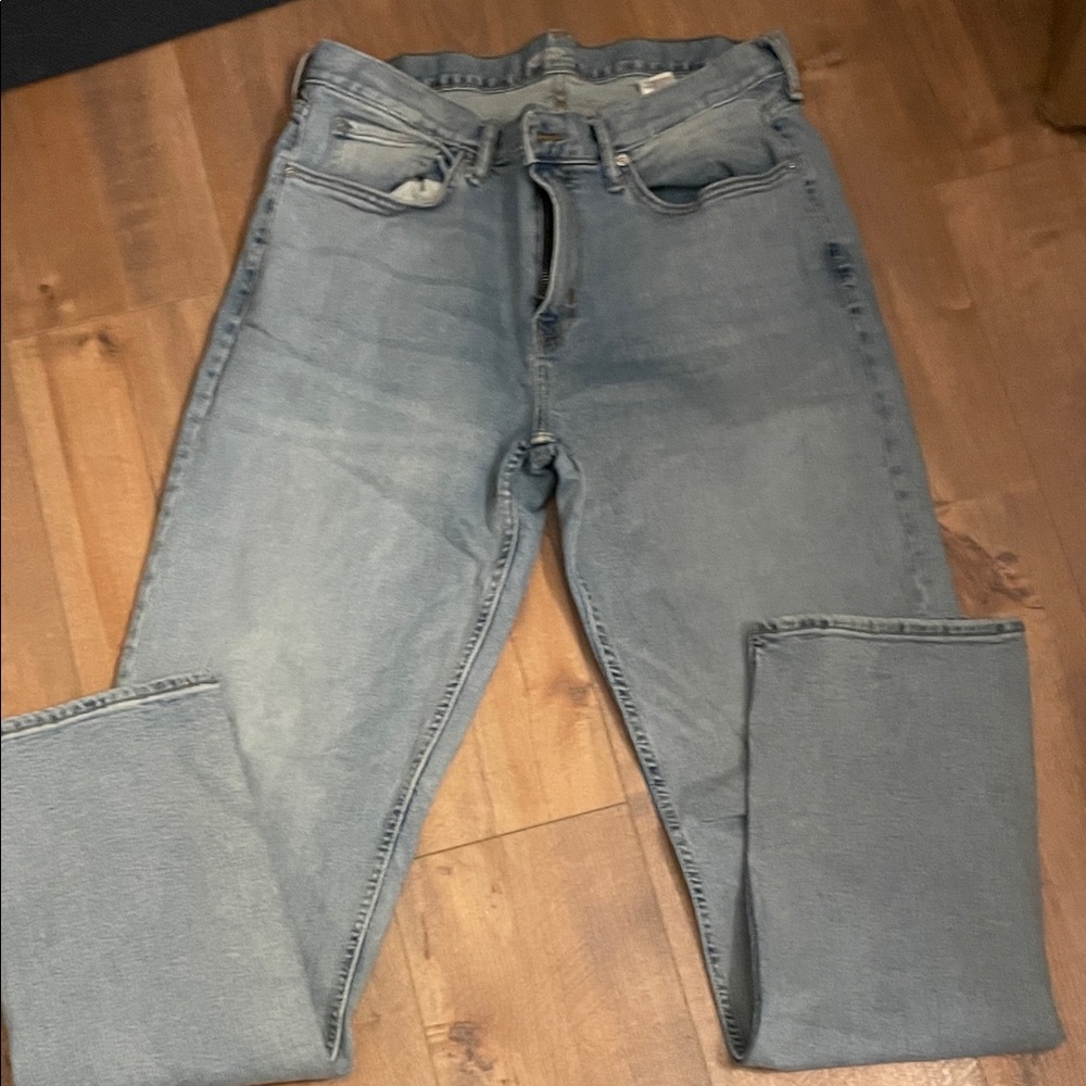 Old Navy Men's Denim Jeans in Light Blue